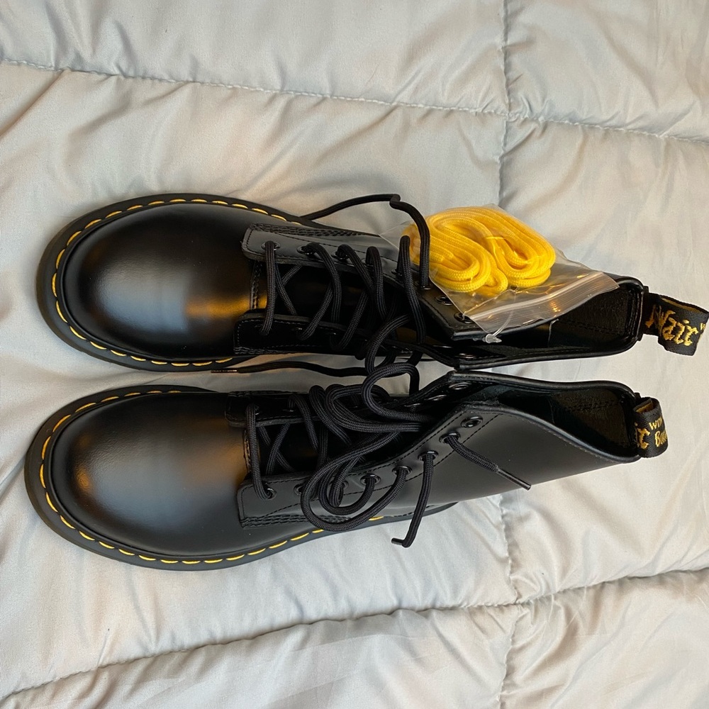 Doc martens size 8 shoes